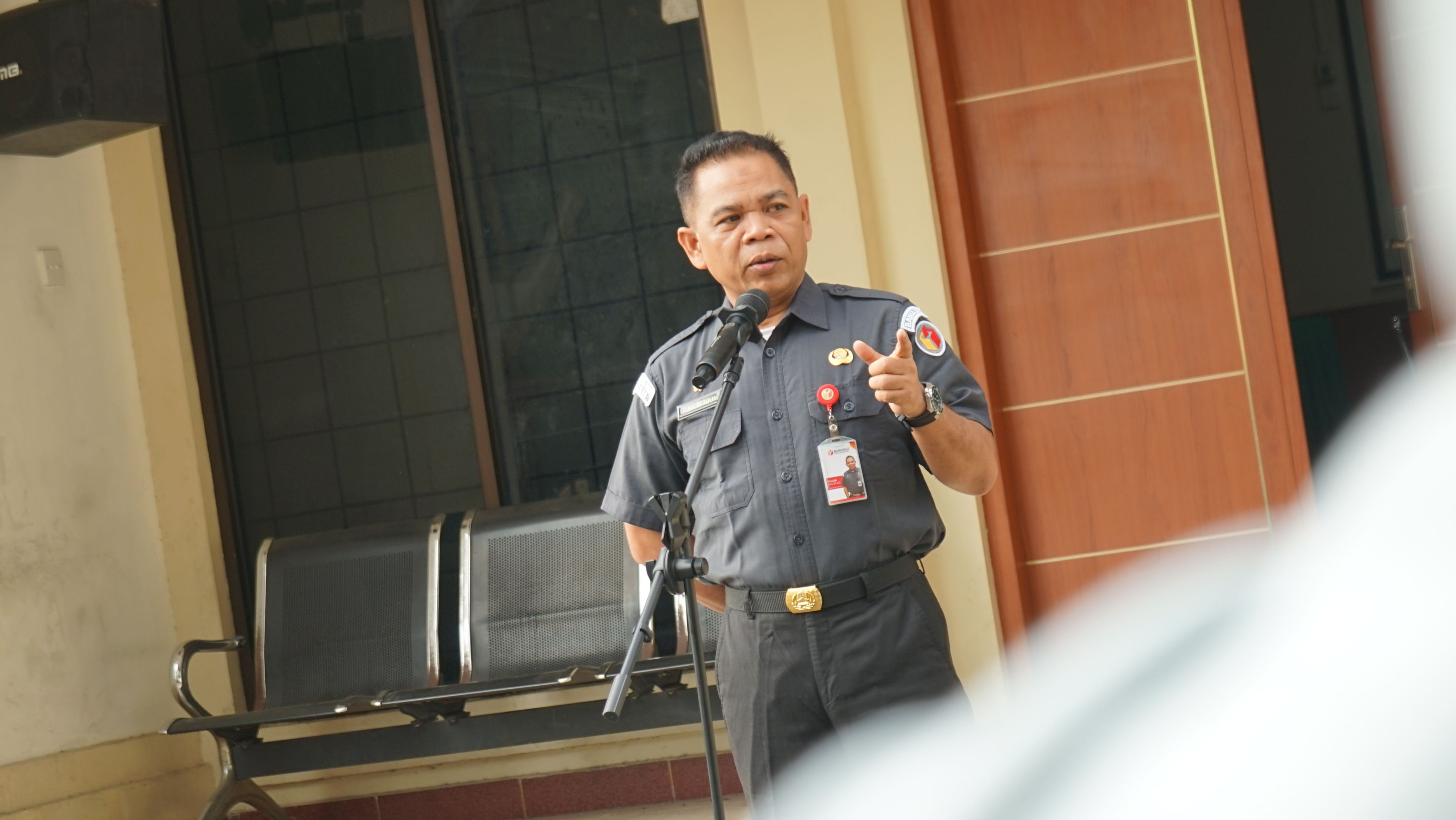 Bawaslu Sumbar Gelar Apel Pagi: Tekankan Kekompakan dan Kerja Sama Tim