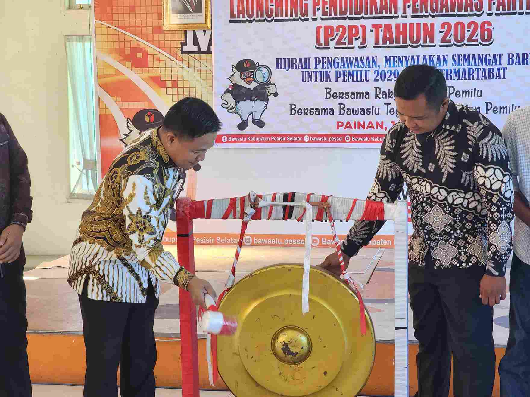  Anggota Bawaslu Sumatera Barat, Muhammad Khadafi, secara resmi Program Pendidikan Pengawas Partisipatif (P2P) Tahun 2026 diluncurkan, Selasa. 16/06