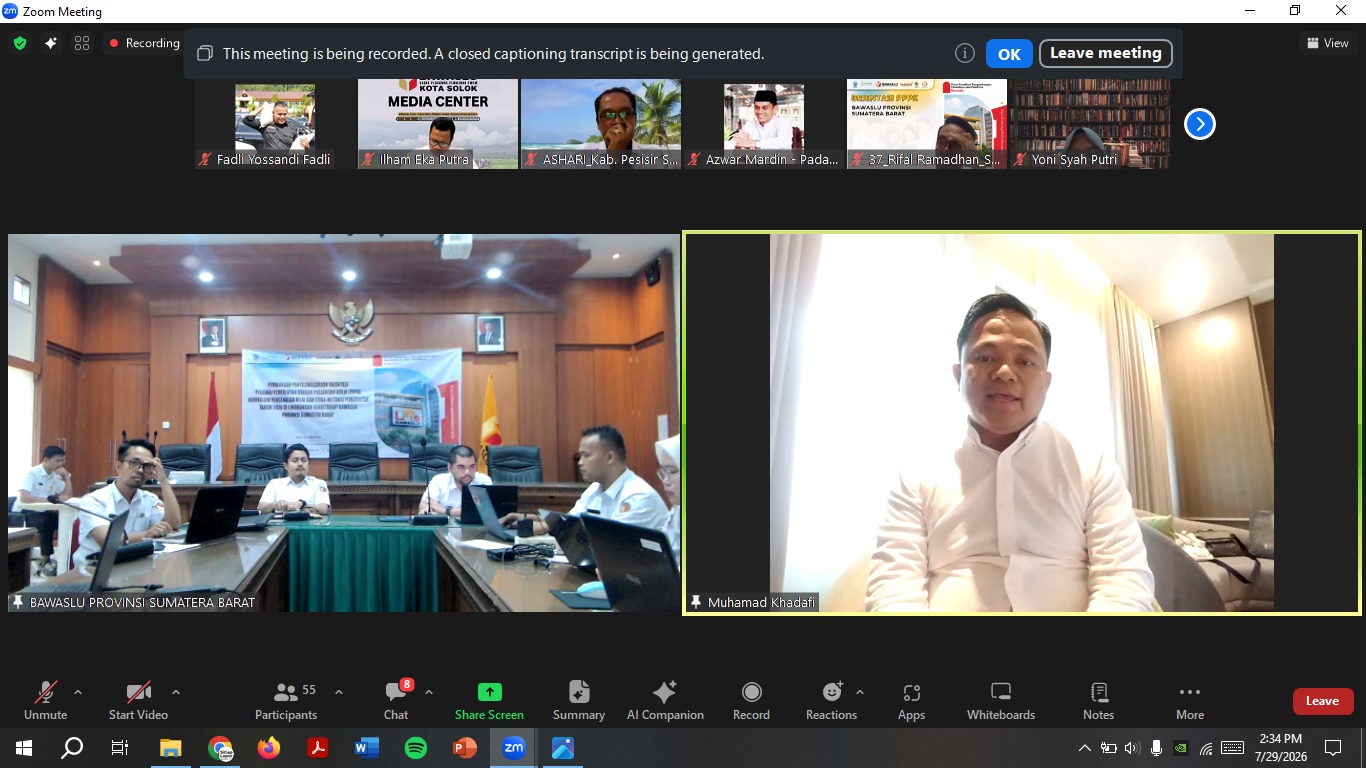 Anggota Bawaslu Provinsi Sumatera Barat, Muhamad Khadafi membuka secara resmi kegiatan Rapat Evaluasi Pengawasan Pemutakhiran Data Pemilih Berkelanjutan (PDPB) Semester I Tahun 2026 pada Rabu (29/7)