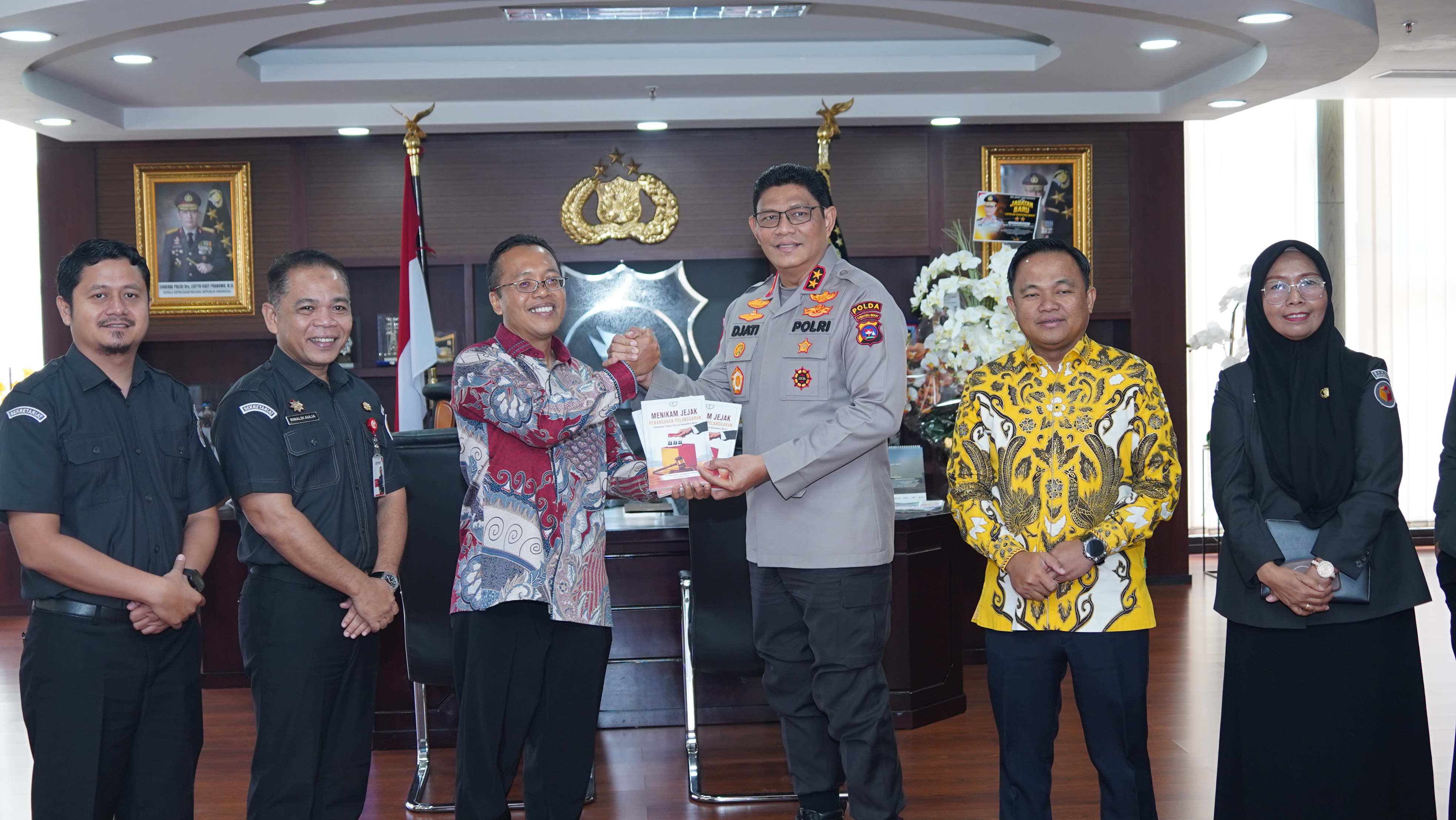 Bawaslu Provinsi Sumatera Barat lakukan Audensi bersama Kapolda Sumatera Barat Irjen Pol. Djati Wiyoto Abadhy, S.I.K. Senin. 14/09/2026