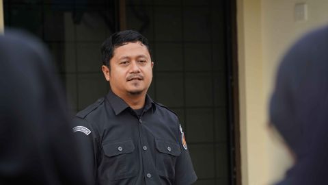 Fadhlul Hanif selaku Kepala Bagian Pengawasan pimpin apel pagi, Senin. 25/05/2026