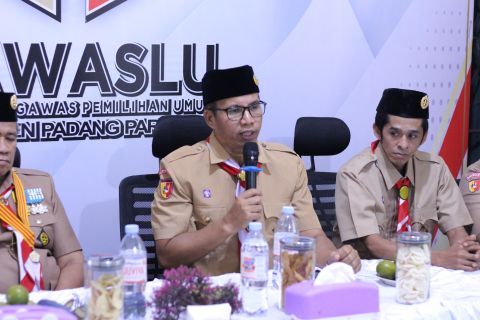 Anggota Bawaslu Sumbar Vifner, menghadiri pelantikan Majelis Pembimbing dan Pengurus Pimpinan Cabang Satuan Karya (Saka) Pramuka Rintisan Adhyasta Pemilu Bawaslu Kabupaten Padang Pariaman, Senin (26/10/2026)