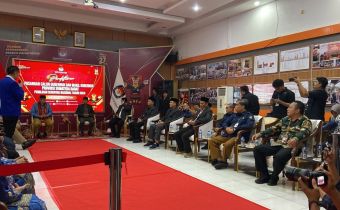 Mahyeldi-Vasko daftar ke KPU Sumbar