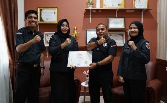 Konsolidasi Demokrasi Bawaslu dengan Ketua JPS Sumbar Adrian Tuswandi 