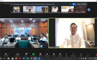 Anggota Bawaslu Provinsi Sumatera Barat, Muhamad Khadafi membuka secara resmi kegiatan Rapat Evaluasi Pengawasan Pemutakhiran Data Pemilih Berkelanjutan (PDPB) Semester I Tahun 2026 pada Rabu (29/7)
