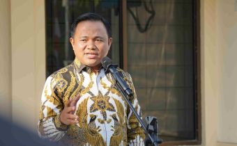 Anggota Bawaslu Provinsi Sumatera Barat, Muhamad Khadafi pimpin apel pagi, Senin. 10/08/2026