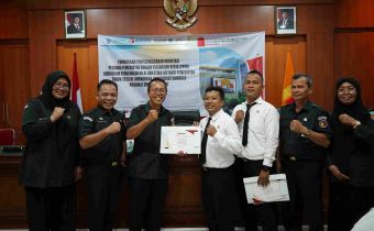 Penyerahan Penghargaan peserta Terbaik Orientasi Pegawai Pemerintan dengan Perjanjian Kerja (PPPK) Bawaslu Tahun 2026. Senin. 10/8/2026