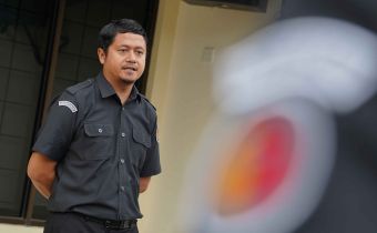 Kepala Bagian Pengawasan Bawaslu Provinsi Sumatera Barat saat pimpin apel pagi, Senin. 03/08/2026
