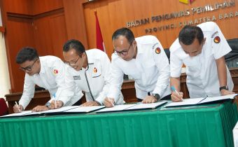 Proses penandatanganan Dokumen Indikator Kinerja Utama (IKU) Tahun 2026, Rabu. 12/08/2026