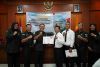 Penyerahan Penghargaan peserta Terbaik Orientasi Pegawai Pemerintan dengan Perjanjian Kerja (PPPK) Bawaslu Tahun 2026. Senin. 10/8/2026